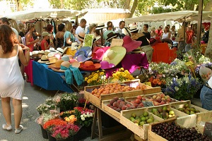 Рынок на площади Сен-Тропе
